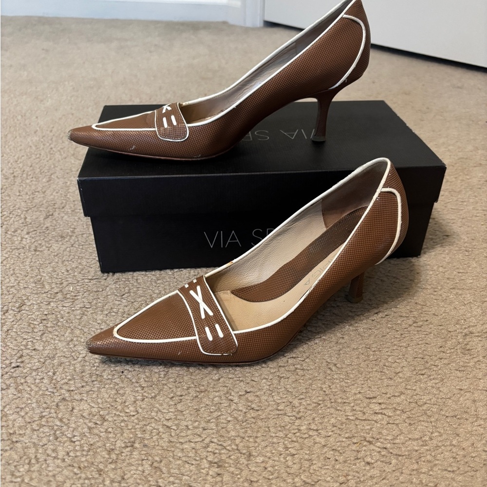Via Spiga Brown Heels with White Trim